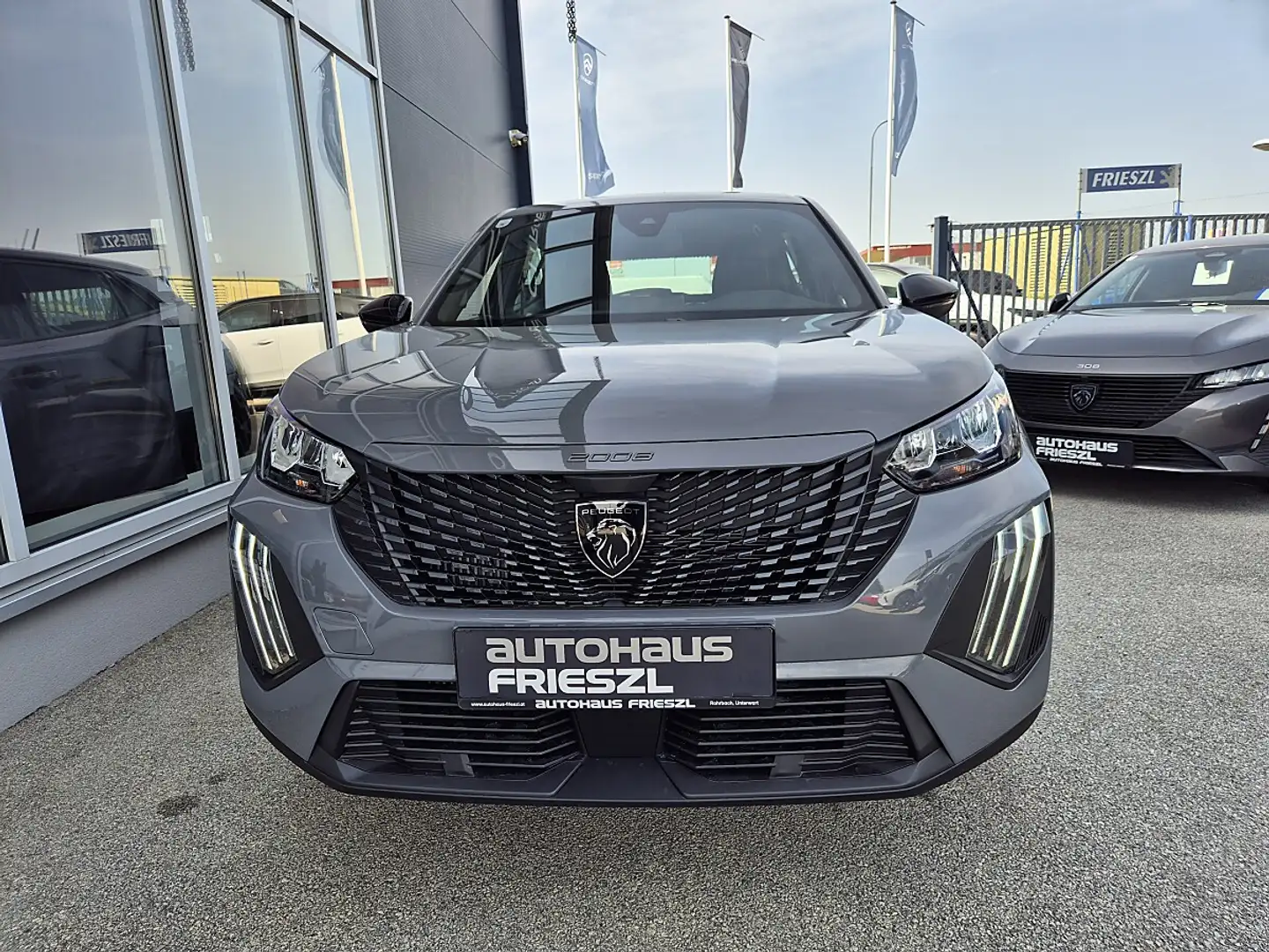 Peugeot 2008 1.2 PureTech 100 Active Grau - 2