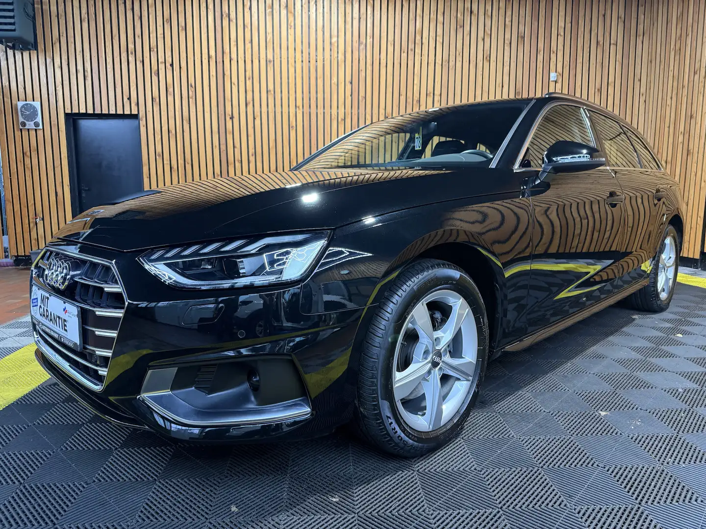 Audi A4 Avant adv. 35 TFSI Aut Navi*Kam*ACC*LED*Leder Schwarz - 1