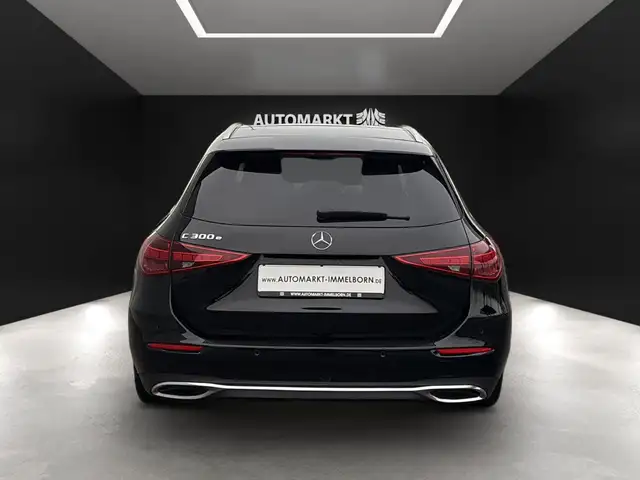 Mercedes-Benz C-Class view 9