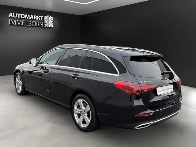 Mercedes-Benz C-Class view 5