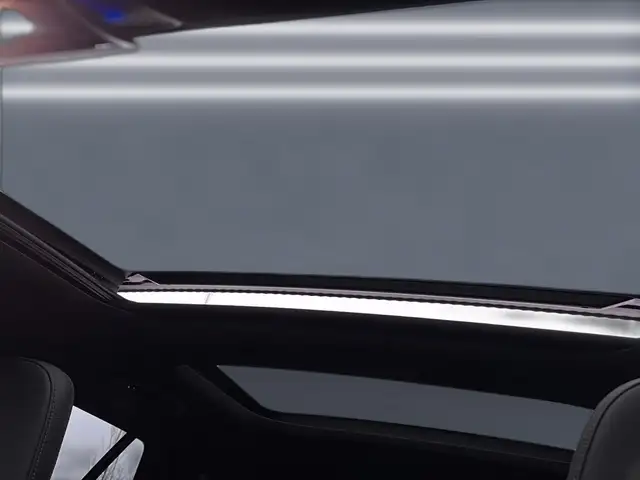 Mercedes-Benz C-Class view 11