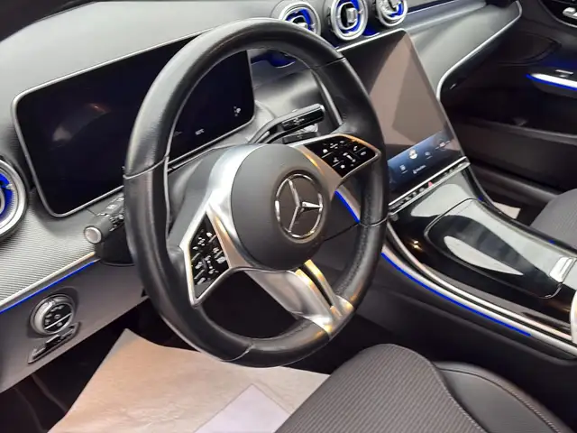Mercedes-Benz C-Class view 13