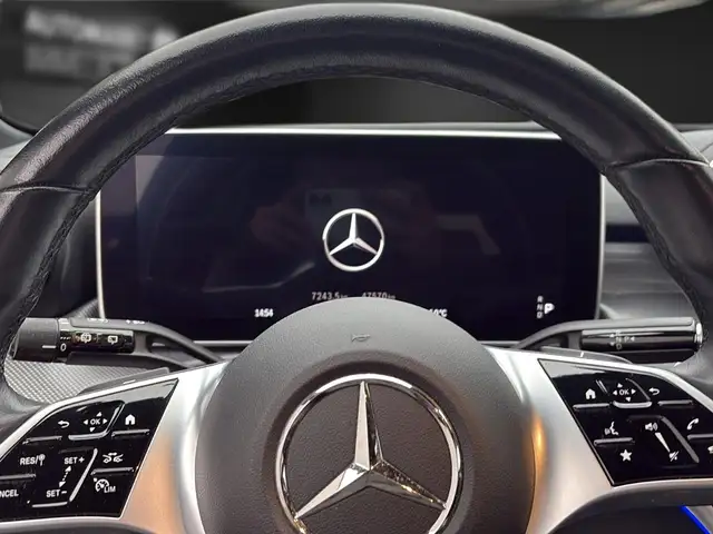Mercedes-Benz C-Class view 15
