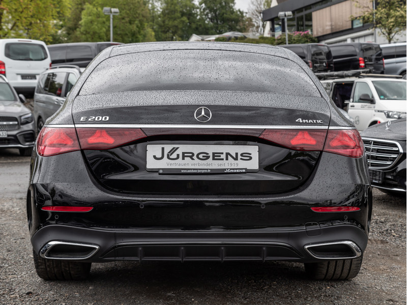 Mercedes-Benz E 200 4MATIC Limousine AMG-Sport+Burm+Pano+Super — photo 5