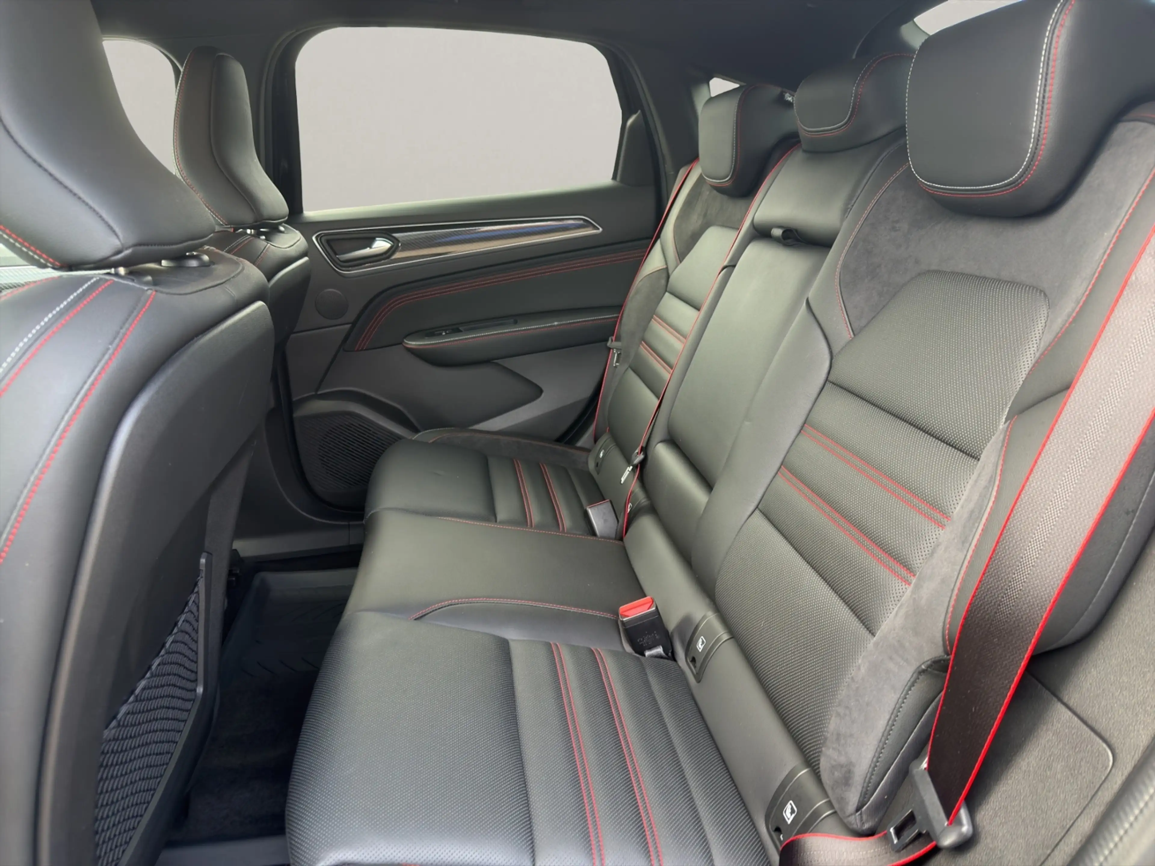 Renault Arkana 1.6 E-TECH Hybrid R.S. Line — photo 10