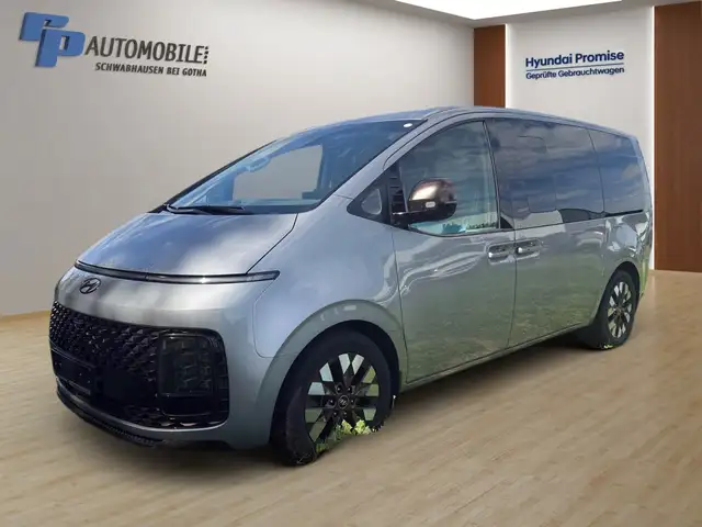 Hyundai STARIA SIGNATURE 2.2 CRDi 4WD 8 AT Vollausstattu