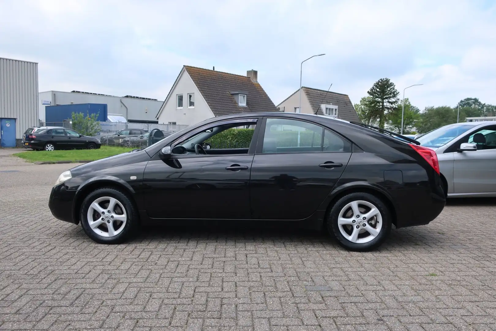 Nissan Primera 2.0 Business Edition Schwarz - 2