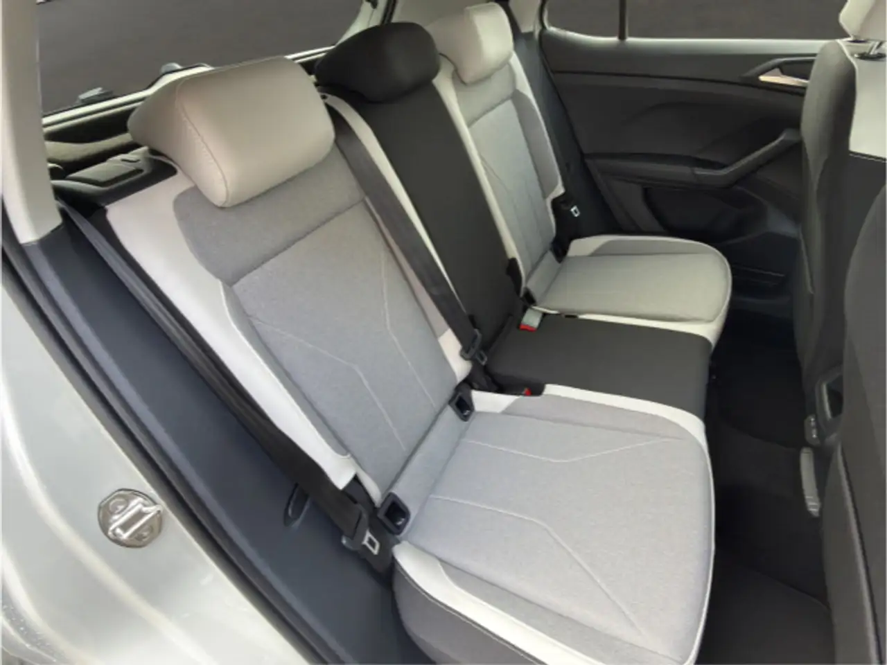 Volkswagen T-Cross Style 1.0 l TSI OPF 85 kW (116 PS) 7-Gan 15