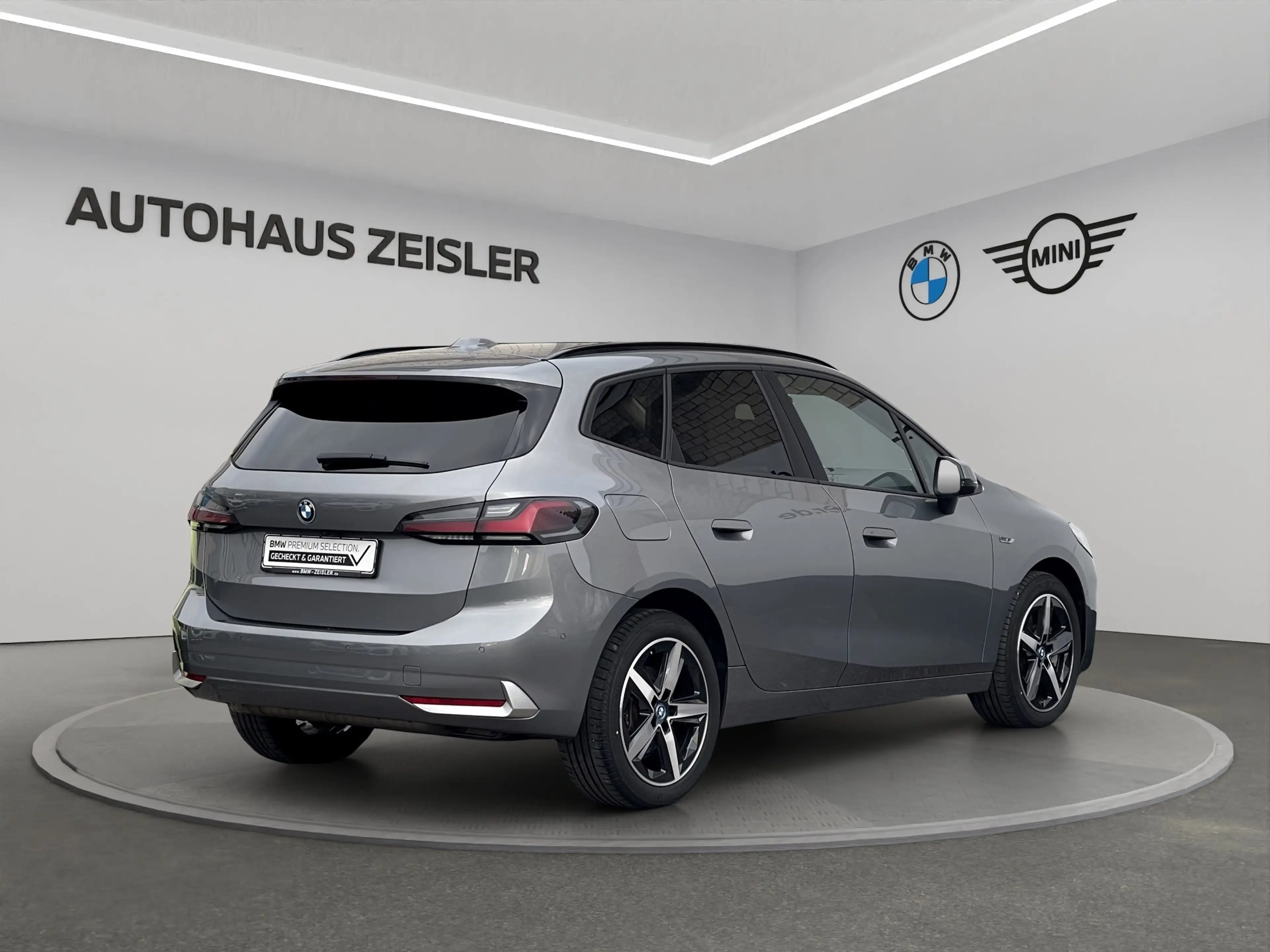 BMW 230 e xDrive Active Tourer Head-Up Parkassistent+ Lenk — photo 2