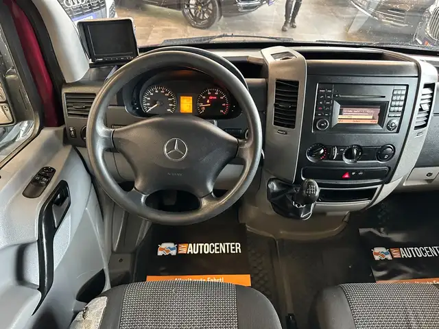 Mercedes-Benz Sprinter view 8