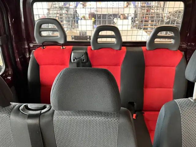 Mercedes-Benz Sprinter view 14