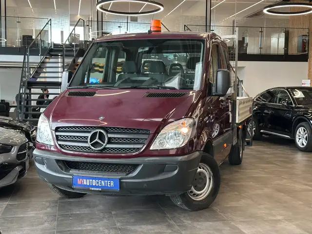 Mercedes-Benz Sprinter main image