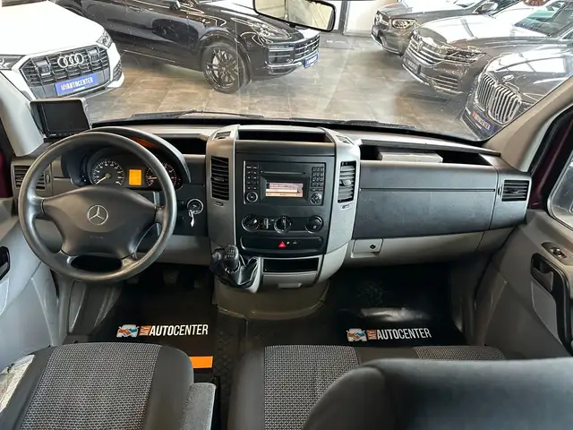 Mercedes-Benz Sprinter view 7