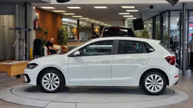 Volkswagen Polo view 5