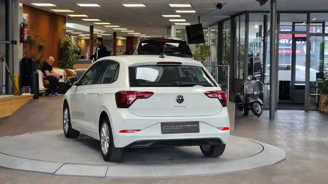 Volkswagen Polo view 9