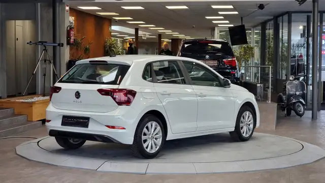 Volkswagen Polo view 12