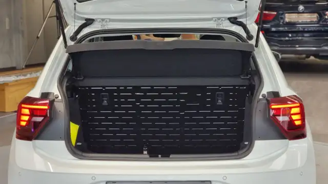 Volkswagen Polo view 13