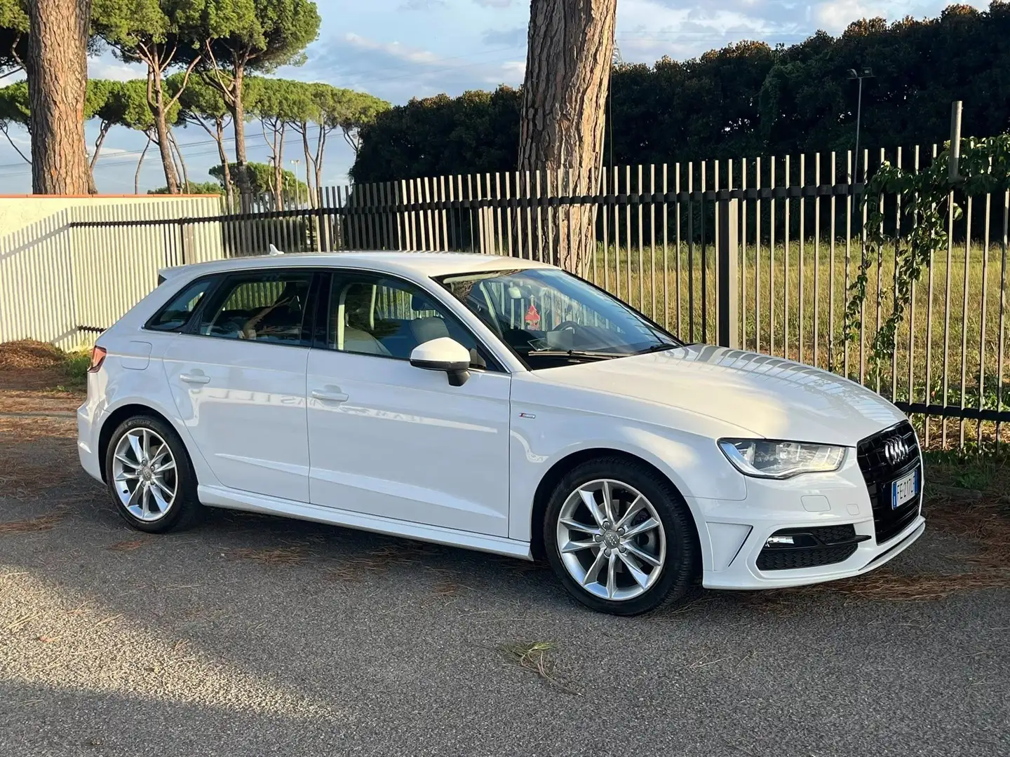 Audi A3 A3 S Line Sportback  1.6 tdi Blanc - 1