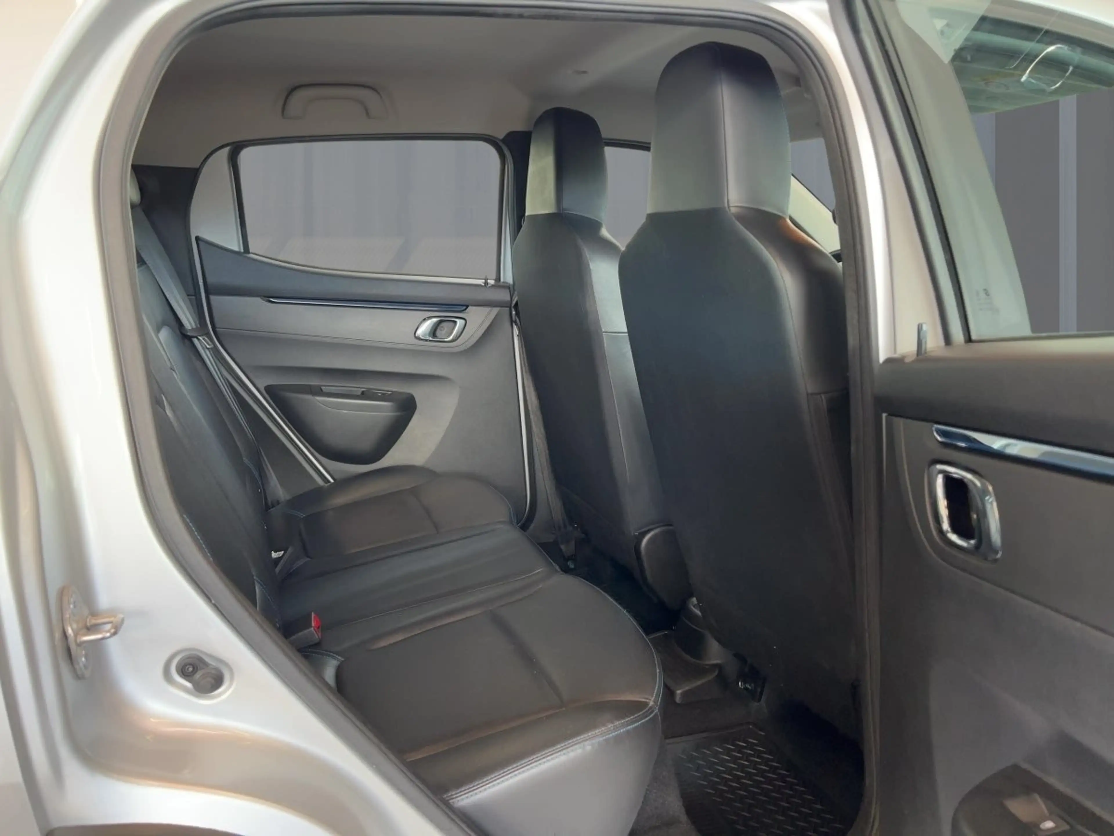 Dacia Spring Business — photo 9