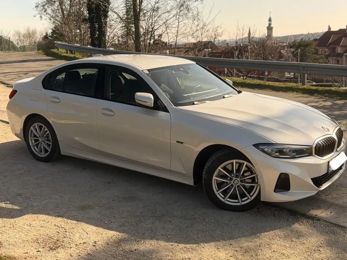 BMW 330 330e PHEV Aut. Weiß - 1