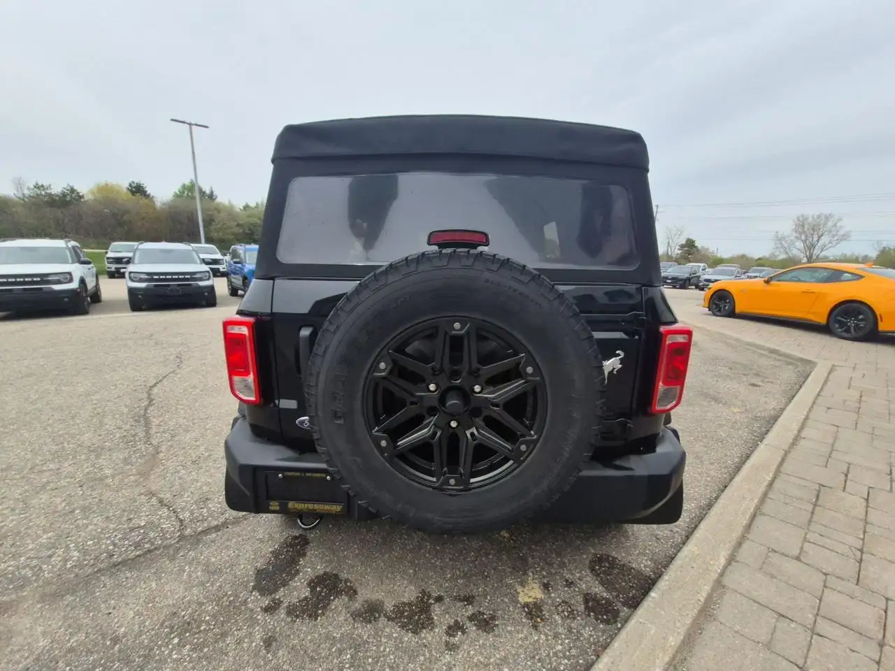 Ford Bronco снимка Ford Bronco