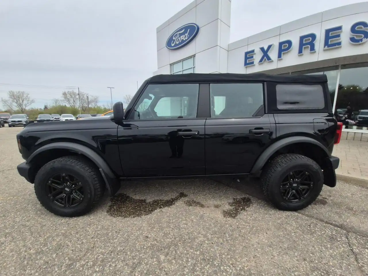 Ford Bronco снимка Ford Bronco