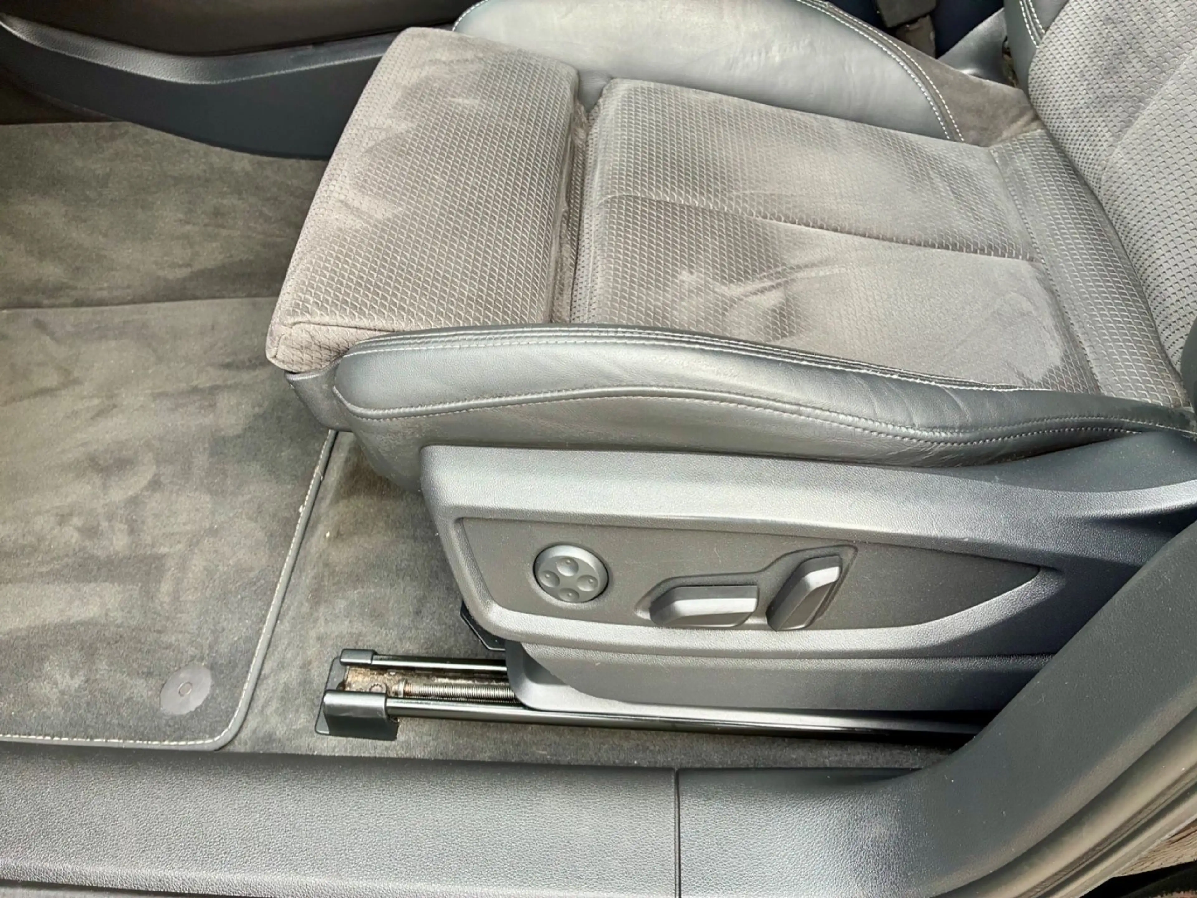 Audi Q5 quattro S-Line Automatik LED Kamera — photo 13