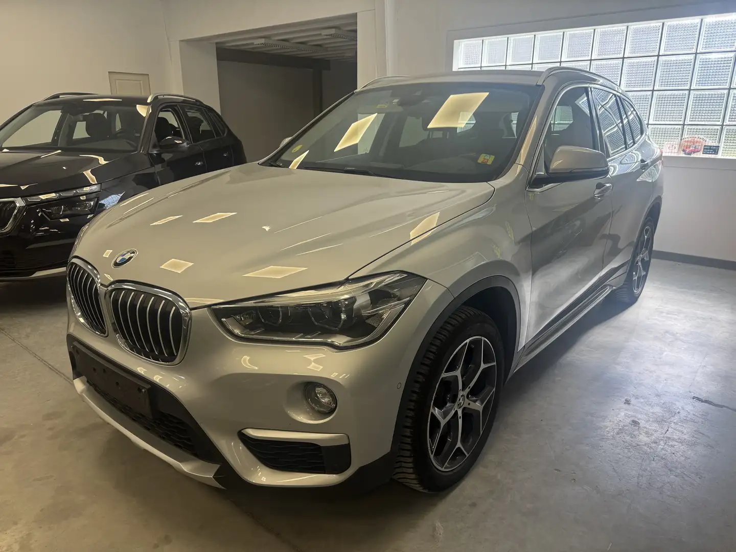 BMW X1 X1 2.0 dA sDrive18 AdBlue (EU6d-TEMP) Argent - 1