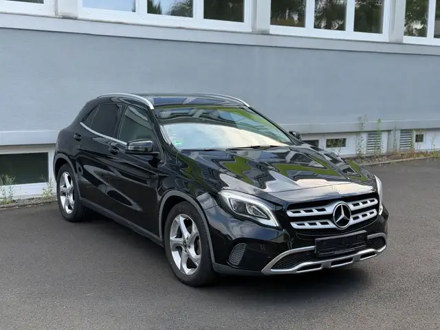 Mercedes-Benz GLA 200 Auto,Navi,67500KM,LED