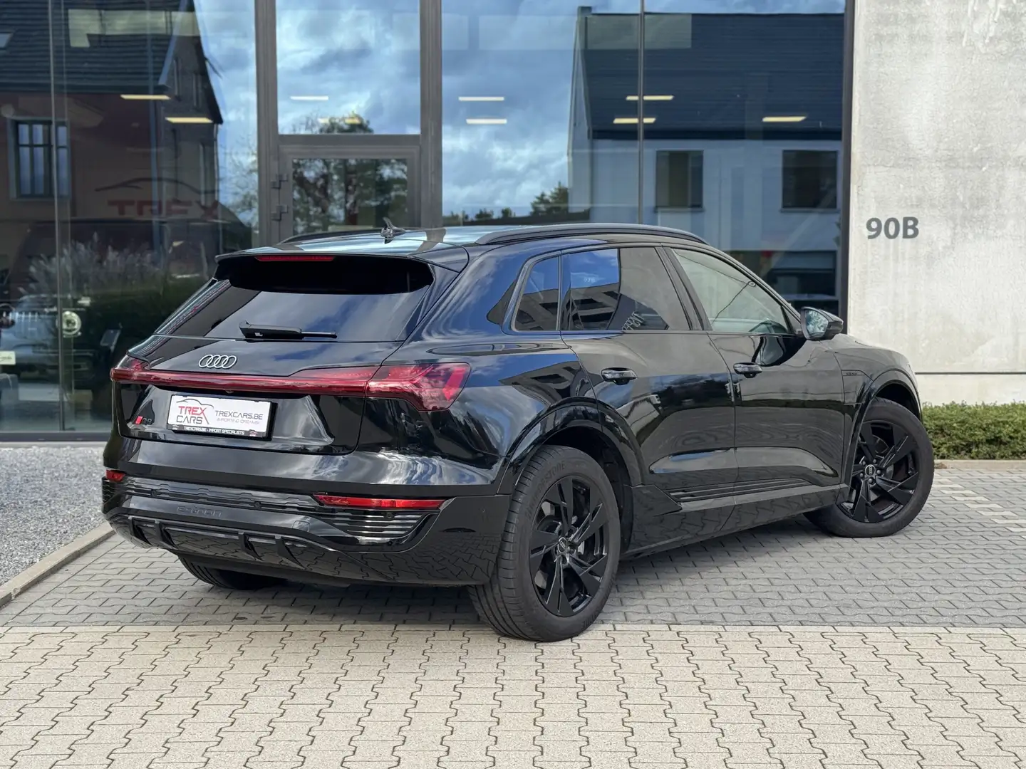 Audi Q8 e-tron 55 quattro S line Pano/ Luchtvering/ 360°/ ACC Noir - 2