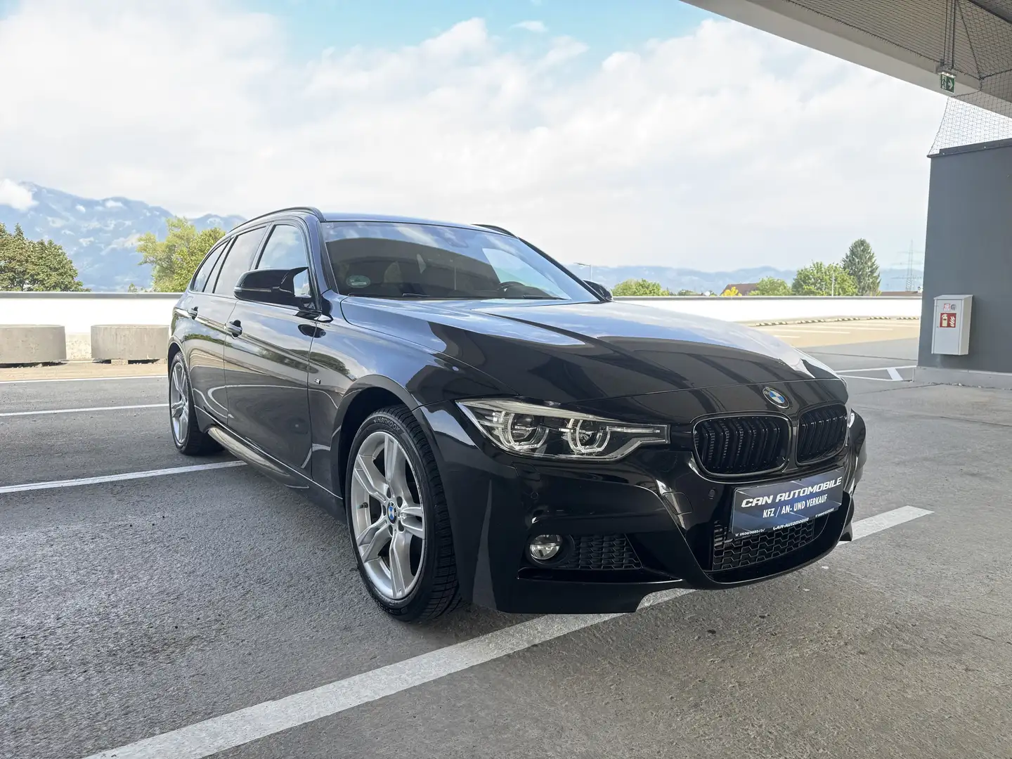 BMW 320 320 d xDrive M Sport Schwarz - 2