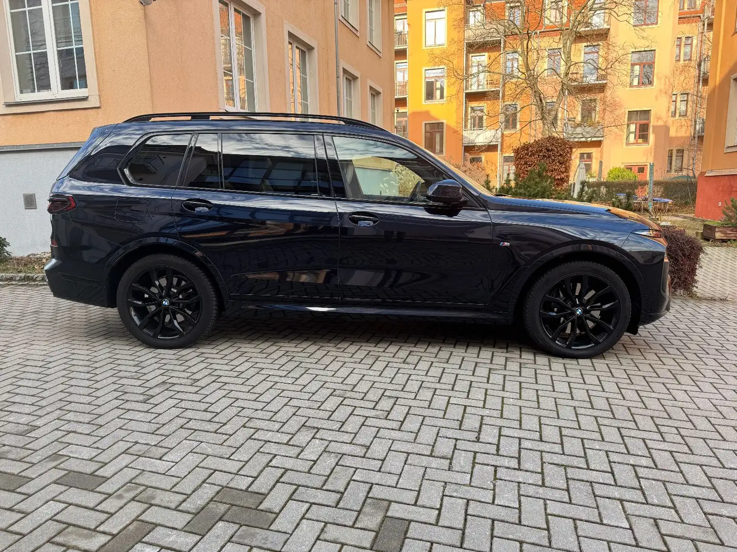 BMW X7 xDrive 40d M Sport Pro/Exclusive/Integral/23" Schwarz - 2