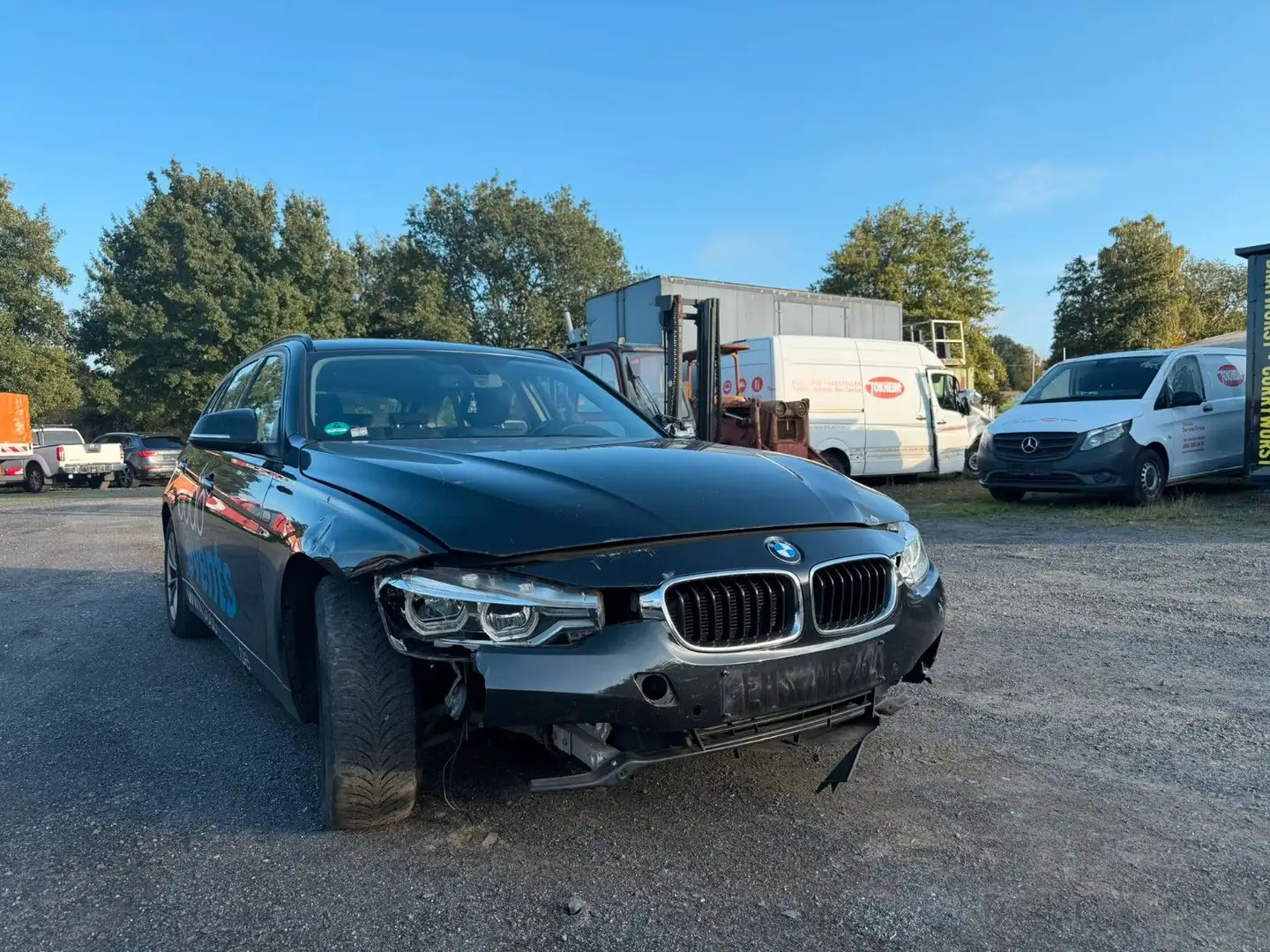 BMW 318 d Sport Line Touring *UNFALLSCHADEN* Schwarz - 1