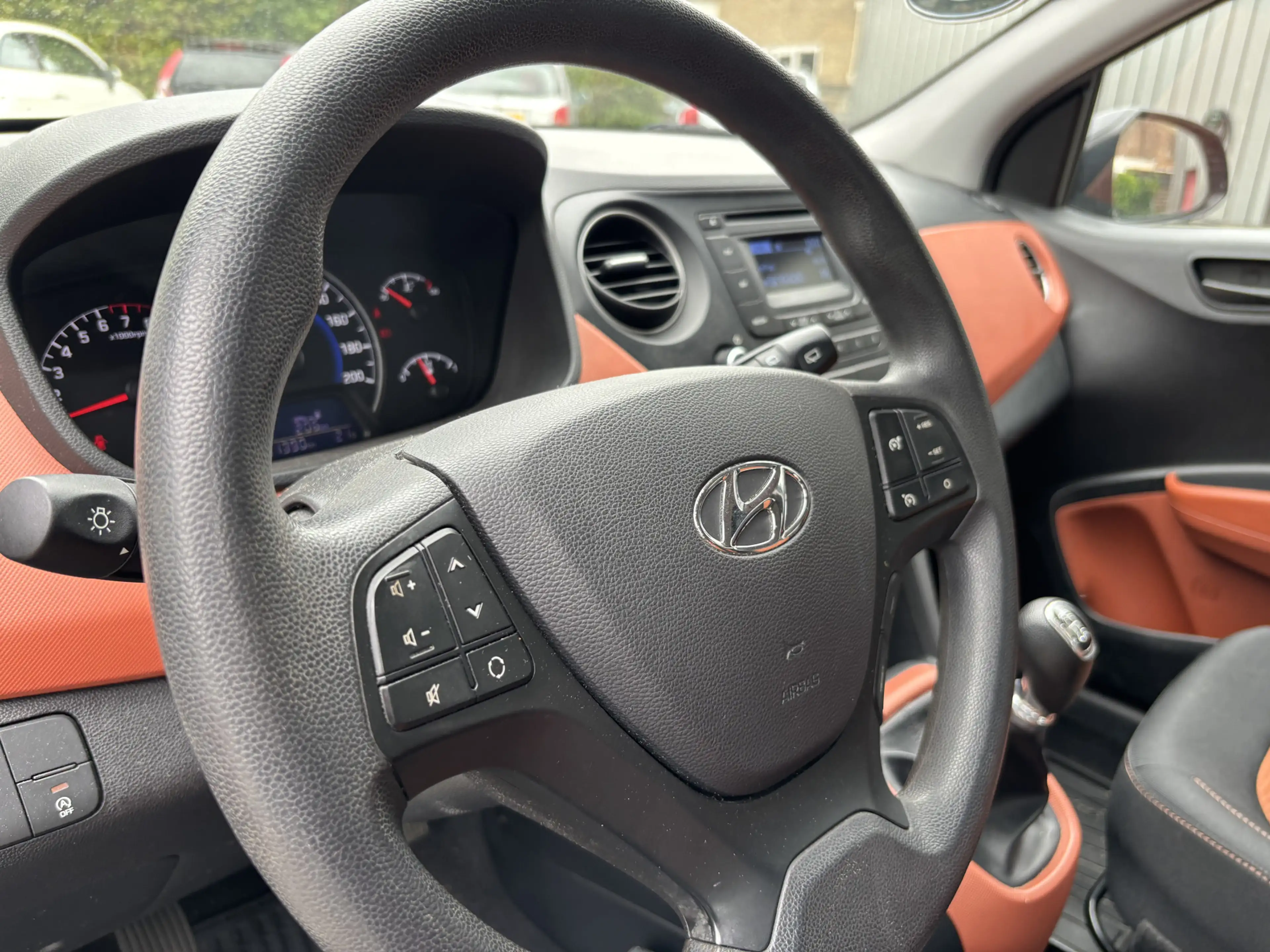 Hyundai i10 1.0i i-Motion Comfort — photo 11