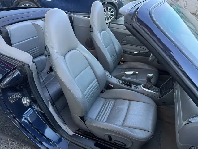 Porsche 911 view 12