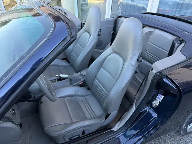 Porsche 911 view 10
