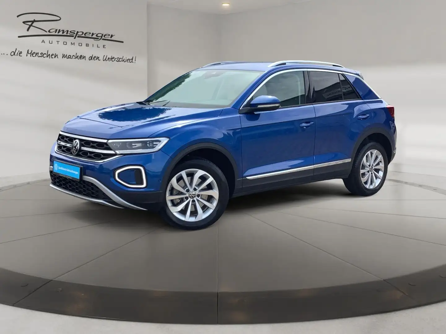 Volkswagen T-Roc 2.0 TDI DSG Style AHK Leder Keyless Kamera Blau - 2