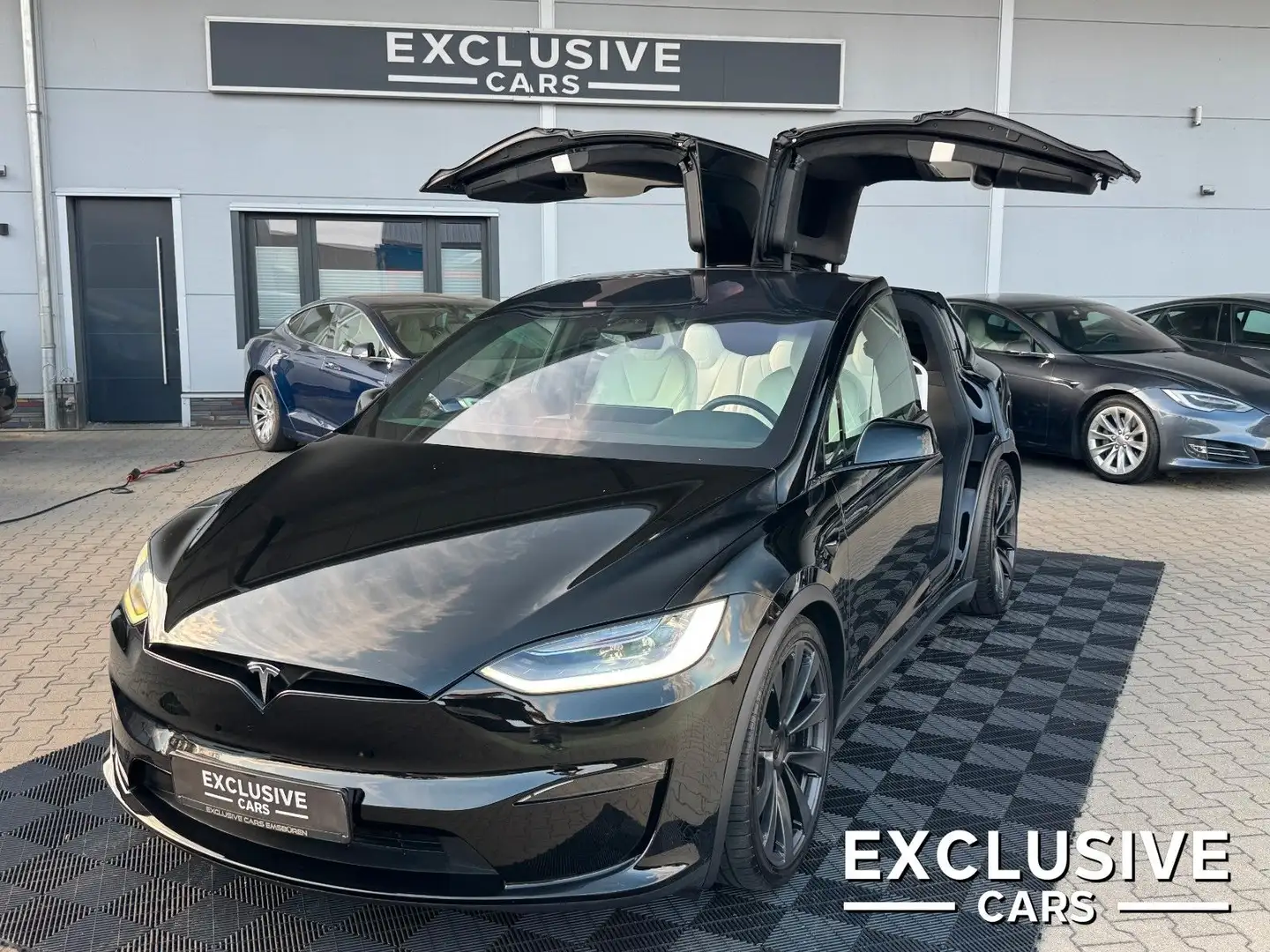 TESLA Model X