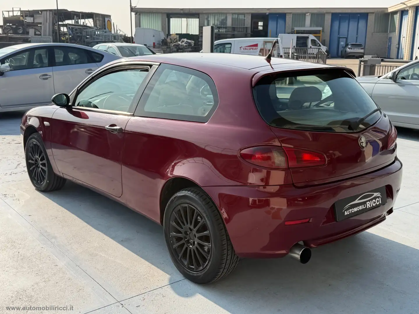 Alfa Romeo 147 1.9 JTD 115CV 3p. Distinctive Červená - 2