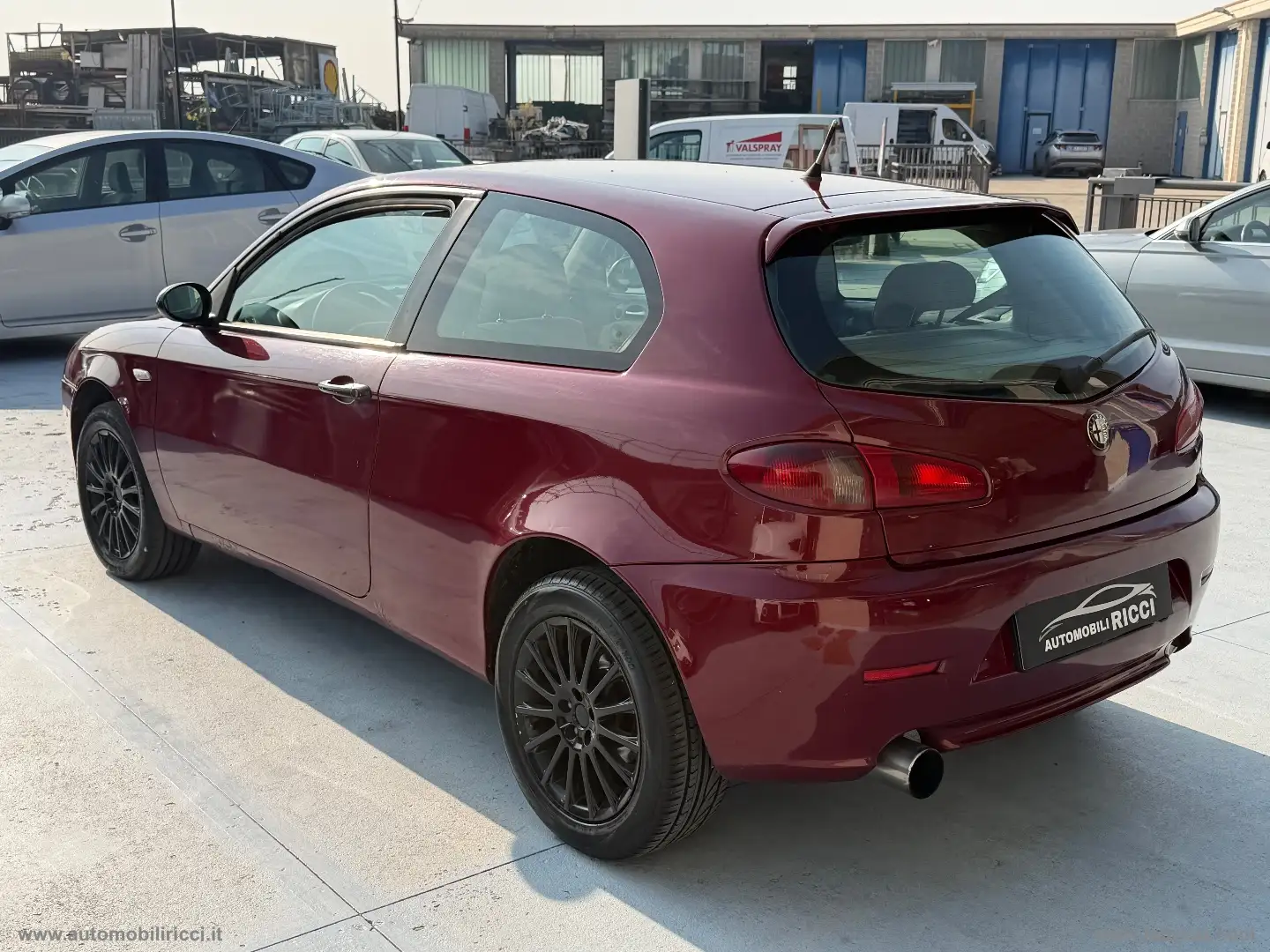 Alfa Romeo 147 1.9 JTD 115CV 3p. Distinctive Rojo - 2