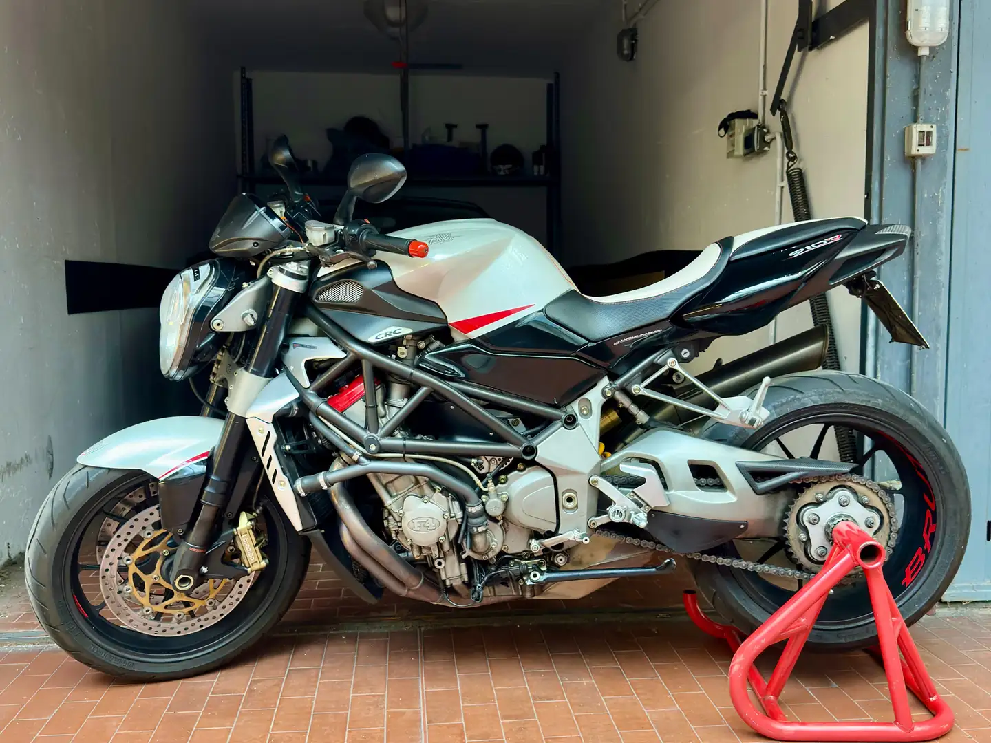 MV Agusta Brutale 910 Brutale 910 R White - 1