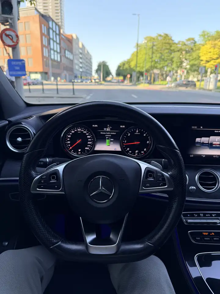 Mercedes-Benz E 200