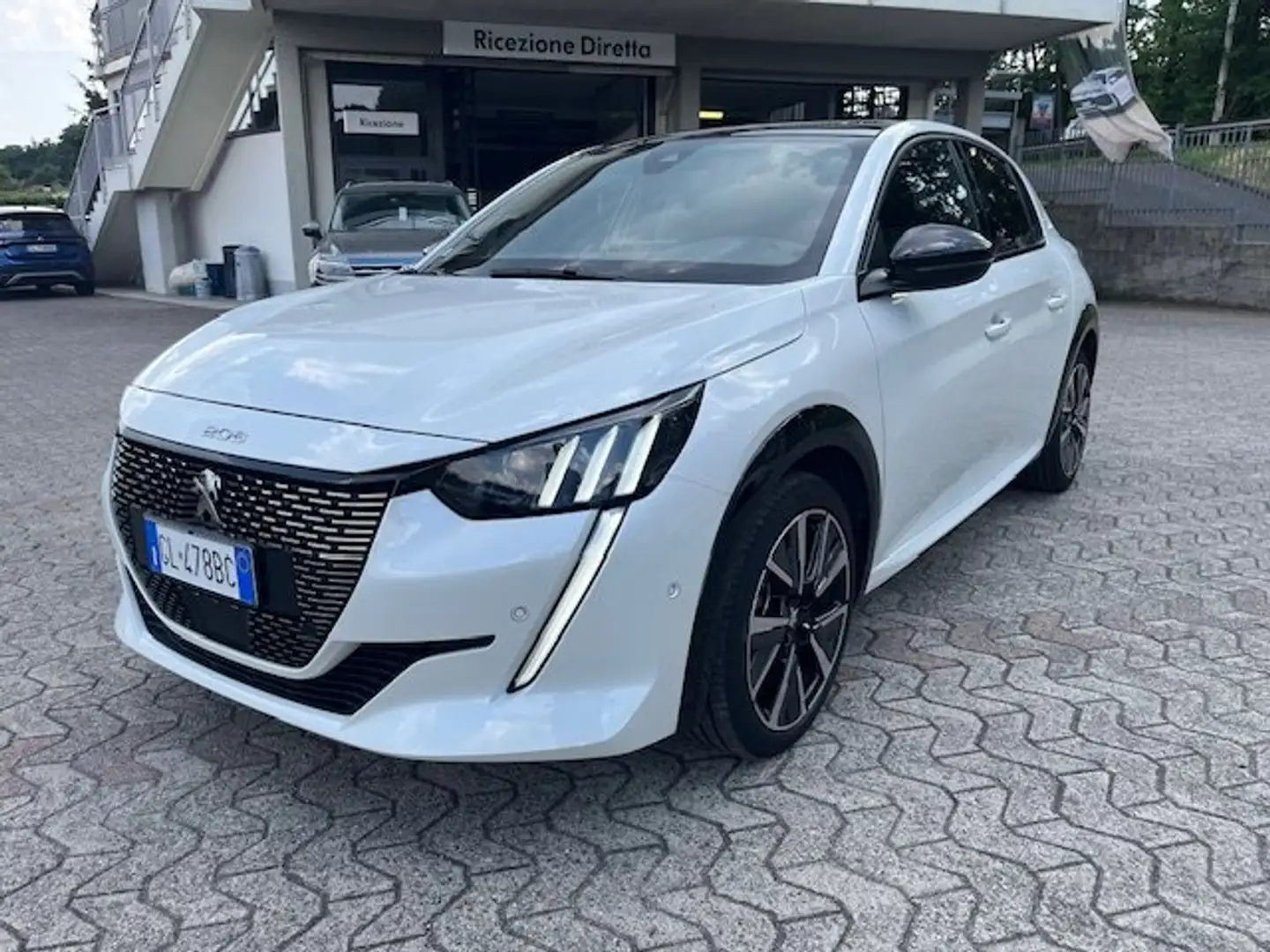 Peugeot 208 1.2 puretech GT "OK Neopatentati" Bianco - 1