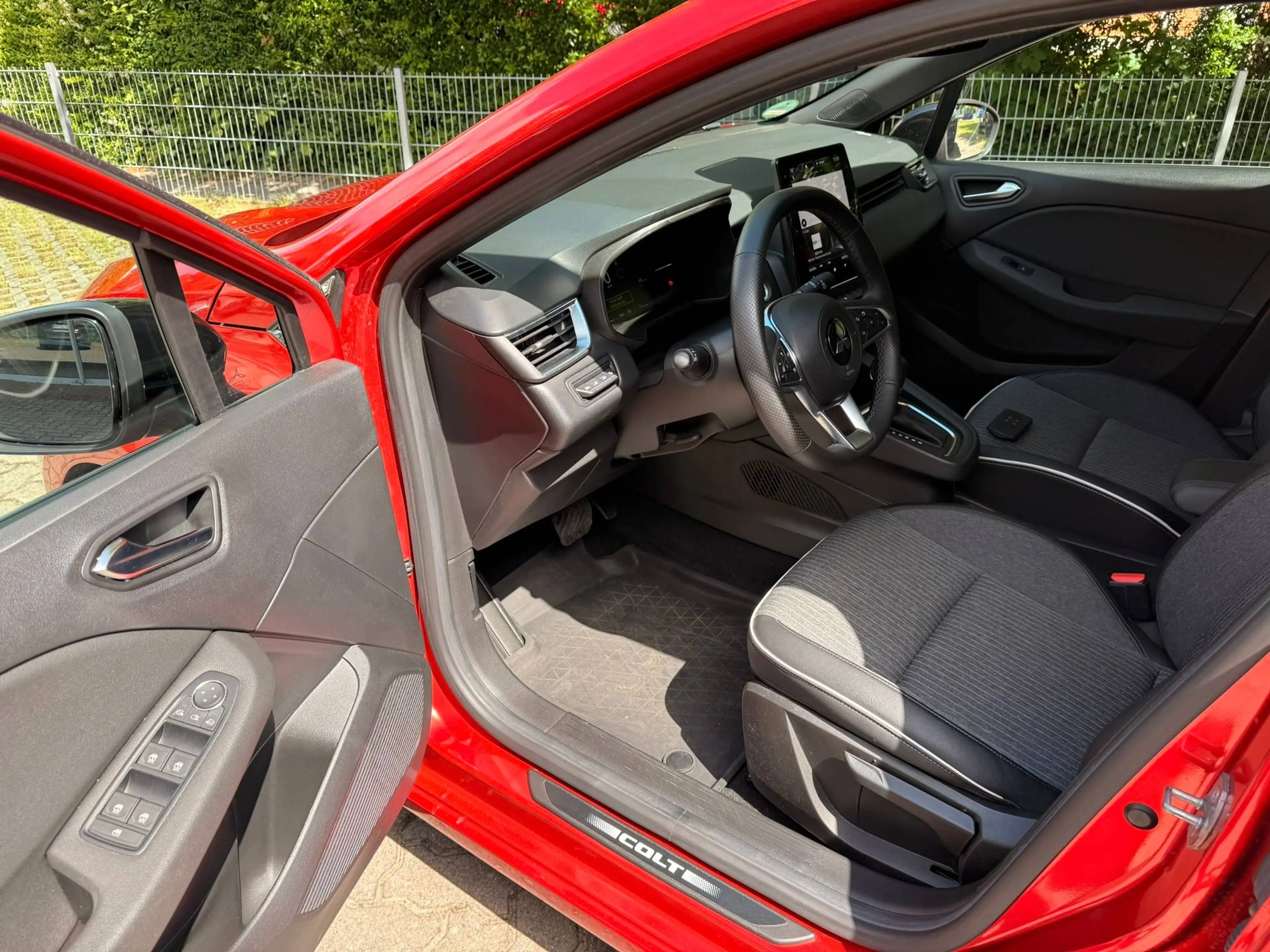 Mitsubishi Colt Intro Edition Hybrid Kamera — photo 10