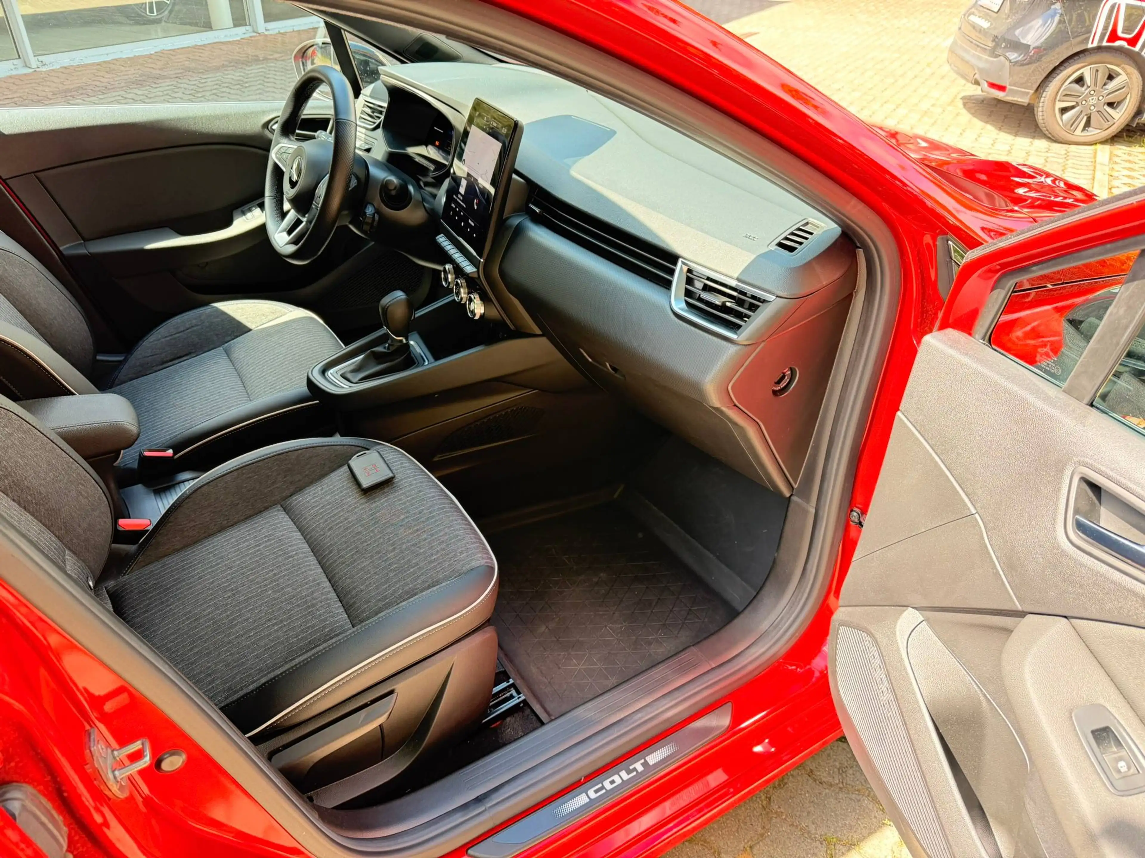 Mitsubishi Colt Intro Edition Hybrid Kamera — photo 11