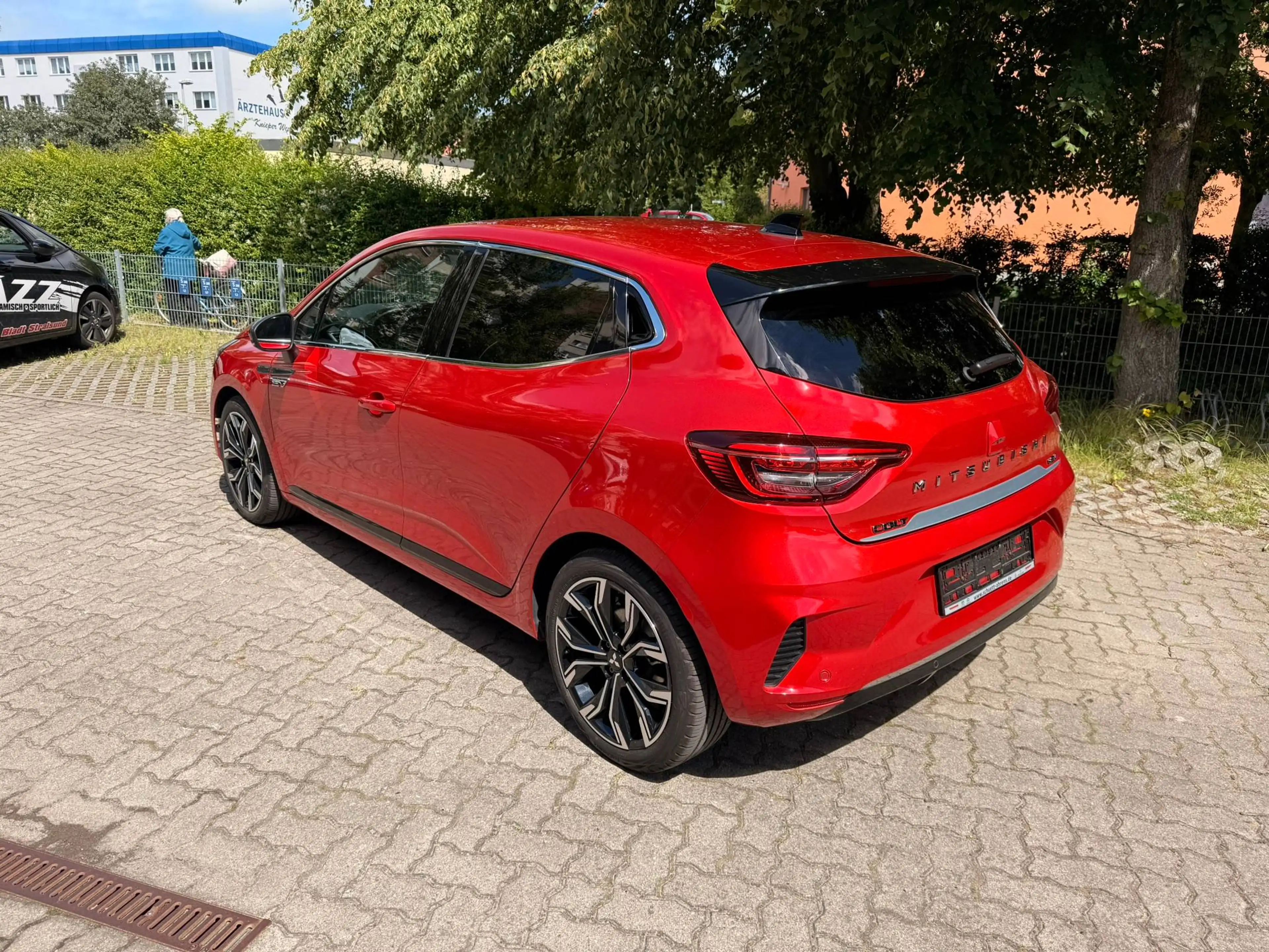 Mitsubishi Colt Intro Edition Hybrid Kamera — photo 3