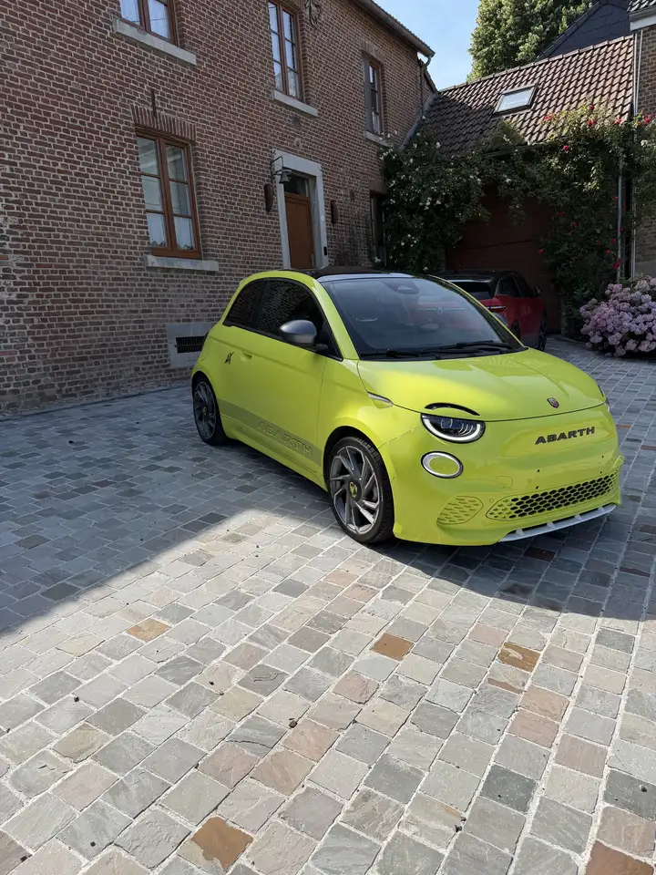 Abarth 500e 2023 — фото 8