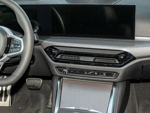 BMW I4 view 6