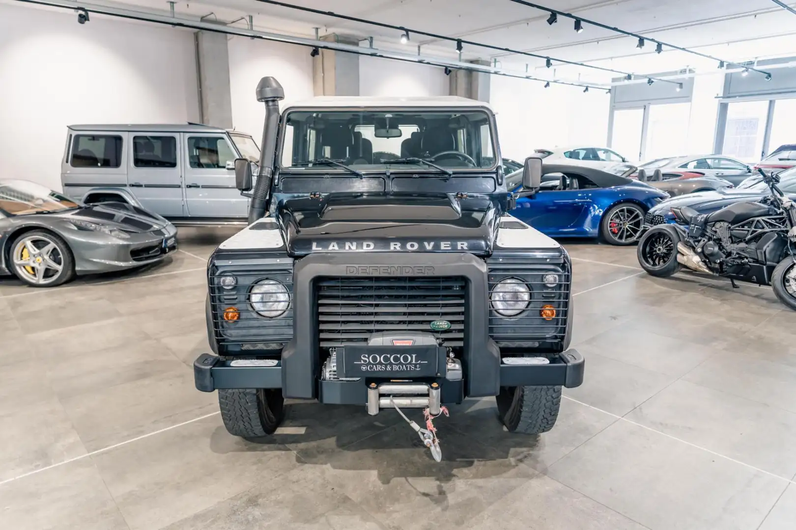 Land Rover Defender 90 2.4 TD4 Station Wagon*SOLO 2 PROPRIETARI* Nero - 2