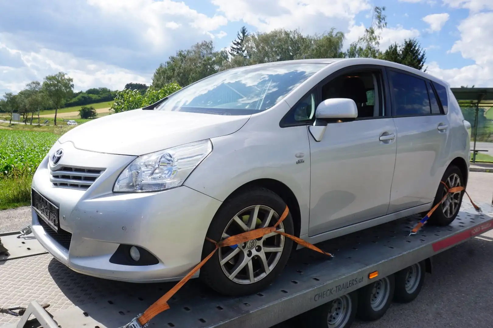 Toyota Verso 2.2 D-CAT DPF Comfort Silber - 2